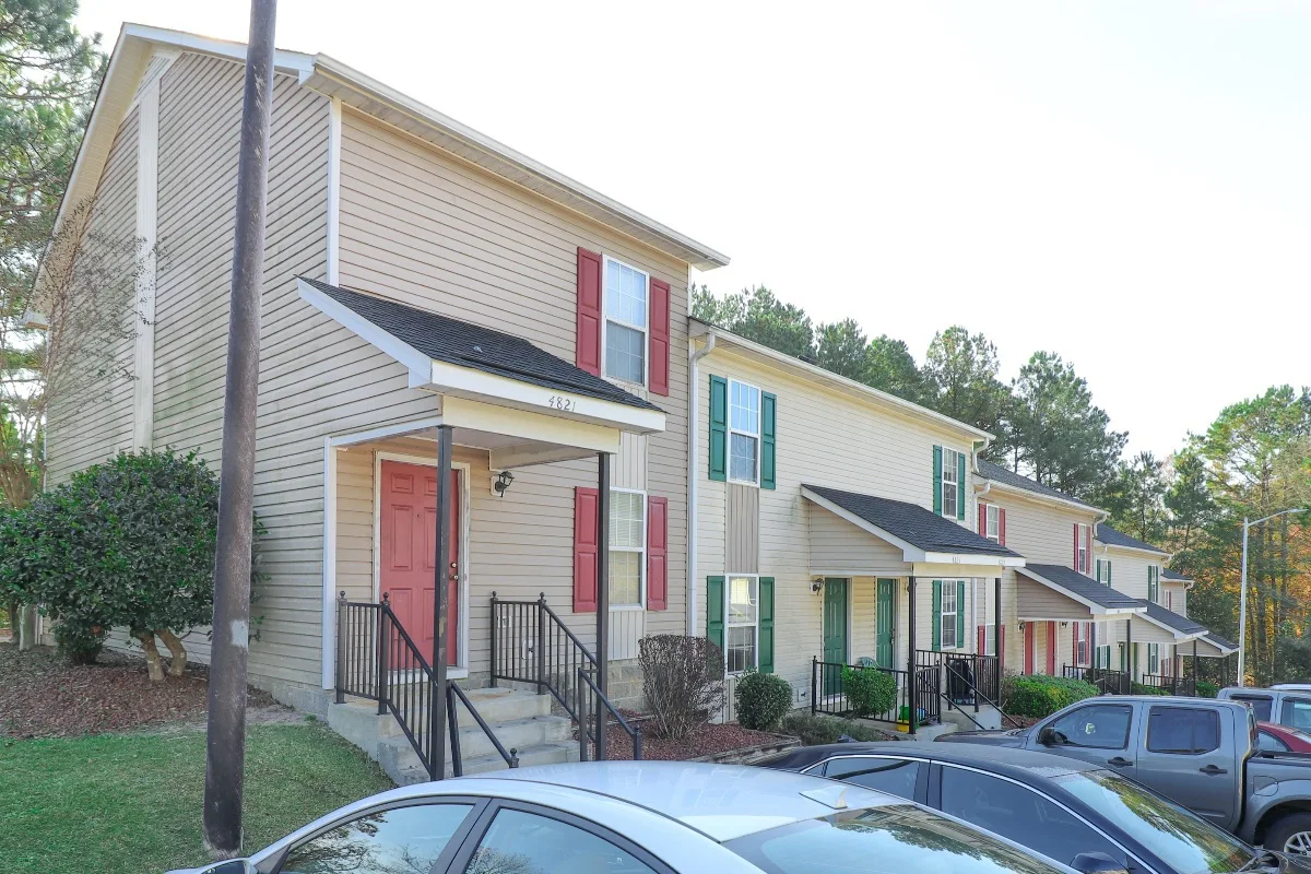 Saddlebrook apartments in Fayetteville NC